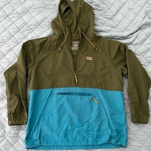 L.L. Bean raincoat in like new condition